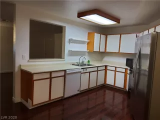 Photo #5: 2256735 Listing 