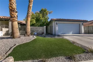 Photo #2: 2256736 Listing