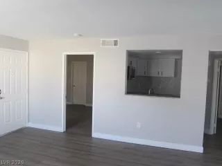 Photo #3: 2256749 Listing 