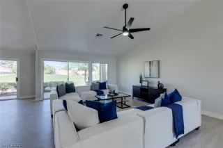 Photo #3: 2256799 Listing