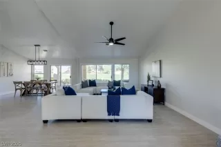 Photo #6: 2256799 Listing