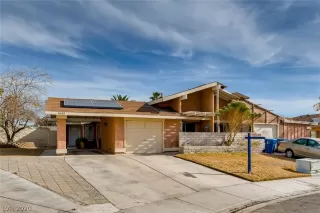 Photo #1: 2256821 Listing