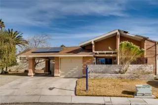 Photo #2: 2256821 Listing