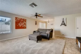 Photo #5: 2256821 Listing