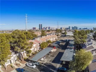 Photo #3: 2256829 Listing