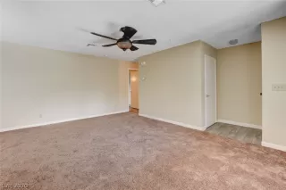 Photo #3: 2256862 Listing