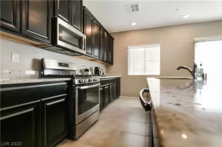 Photo #1: 2256918 Listing