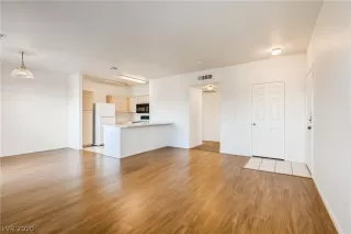 Photo #3: 2256944 Listing