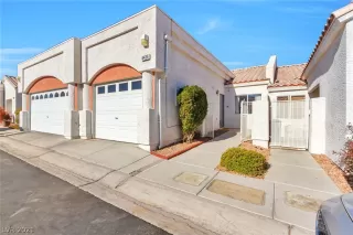 Photo #2: 2256975 Listing