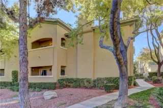 Photo #1: 2256999 Listing