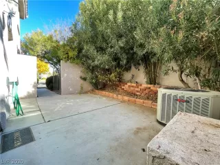 Photo #3: 2257038 Listing