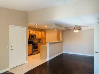 Photo #2: 2257116 Listing