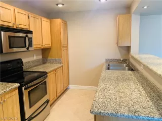 Photo #6: 2257116 Listing