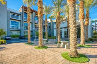 Photo #3: 2257118 Listing