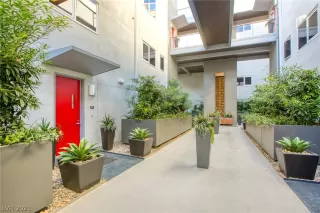 Photo #5: 2257118 Listing