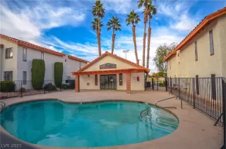 Photo #2: 2257172 Listing