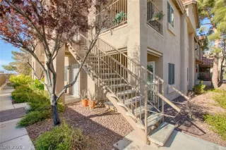 Photo #5: 2257202 Listing 