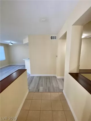 Photo #3: 2257340 Listing