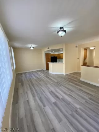 Photo #4: 2257340 Listing