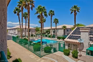 Photo #2: 2257345 Listing
