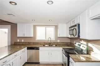 Photo #1: 2257402 Listing