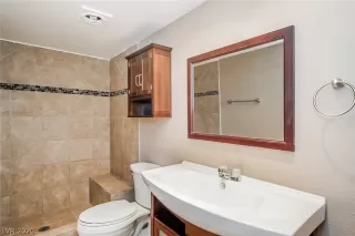 Photo #3: 2257402 Listing