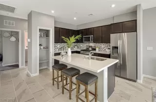 Photo #1: 2257417 Listing