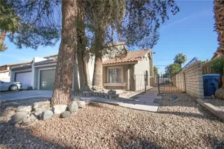 Photo #2: 2257436 Listing