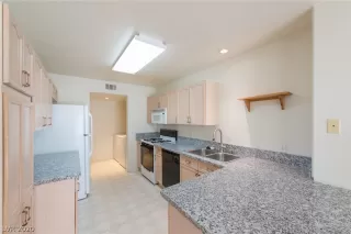 Photo #6: 2257599 Listing