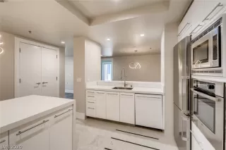 Photo #3: 2257613 Listing