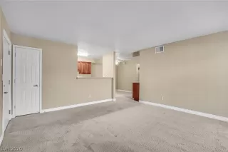 Photo #4: 2257690 Listing