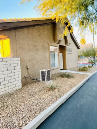 Photo #2: 2257731 Listing 