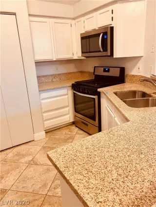 Photo #5: 2257731 Listing 