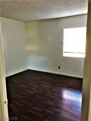 Photo #3: 2257744 Listing