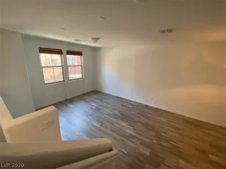 Photo #4: 2257792 Listing