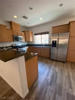 Photo #6: 2257792 Listing