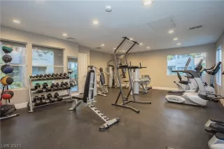 Photo #5: 2257838 Listing