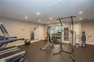 Photo #6: 2257838 Listing