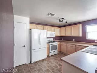 Photo #2: 2257876 Listing