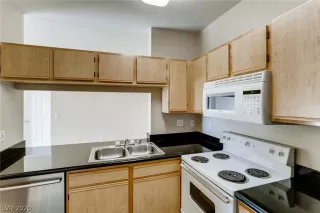 Photo #5: 2257900 Listing