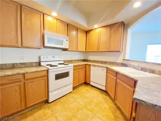 Photo #5: 2257942 Listing 