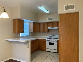 Photo #1: 2258016 Listing