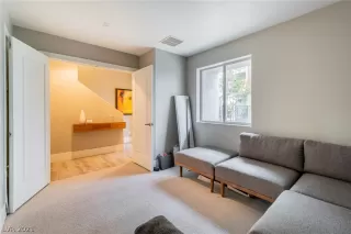 Photo #3: 2258022 Listing