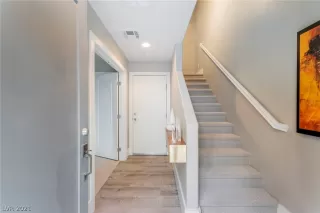 Photo #4: 2258022 Listing