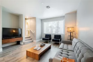 Photo #6: 2258022 Listing