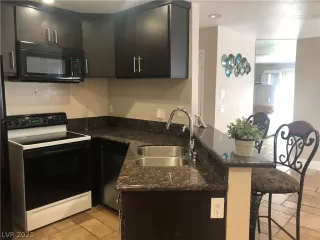 Photo #3: 2258026 Listing 