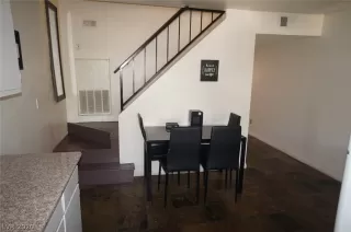 Photo #6: 2258127 Listing