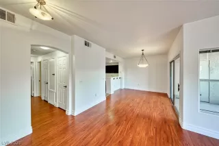 Photo #5: 2258160 Listing 