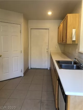 Photo #2: 2258161 Listing