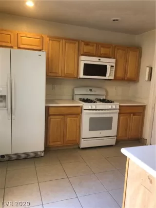 Photo #3: 2258161 Listing